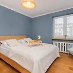 Cozy Pastel Two Bedroom In By Renters Appartamento