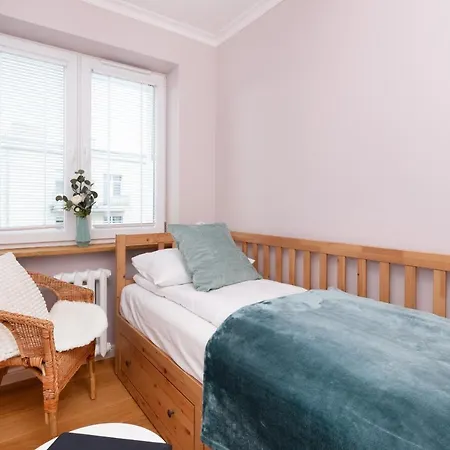 Cozy Pastel Two Bedroom In By Renters Apartment Gdynia