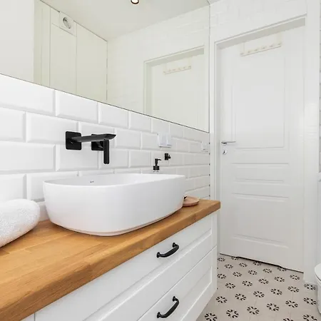 Apartment Cozy Pastel Two Bedroom In By Renters Gdynia