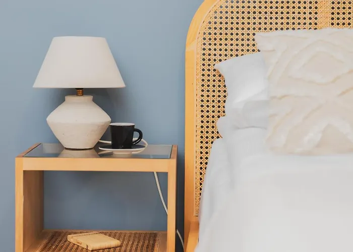 아파트 Cozy Pastel Two Bedroom In By Renters *