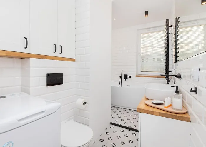 Cozy Pastel Two Bedroom In By Renters 아파트