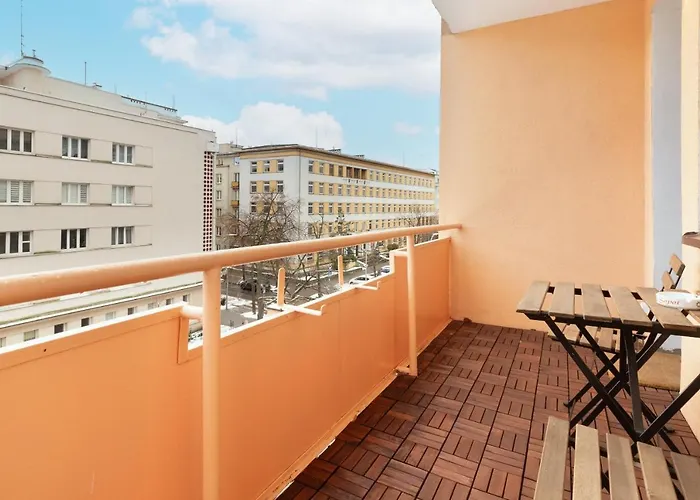 Cozy Pastel Two Bedroom In By Renters 아파트 그디니아